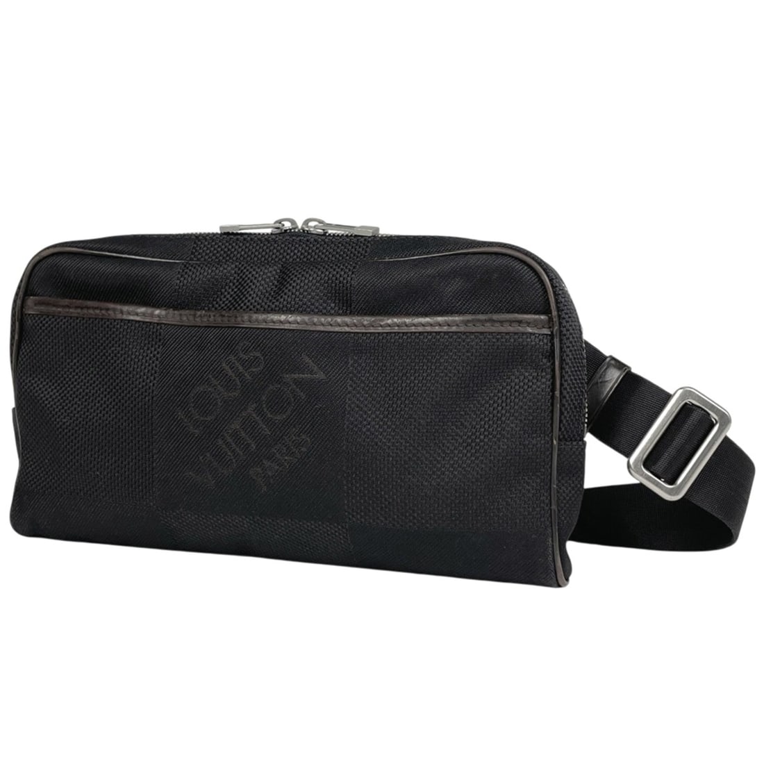 Louis Vuitton Acrobat Waist Bag/Body Bag in Damier Geant Noir (Black) M93620 Men's: --- Catalog ---Category: SizeSize (HxWxD): 16cm x 28cm x 4cm / 6.29'' x 11.02'' x 1.57''Category: DesignType: Fanny pack, Sling bagColor: Black, NoirGender: MenMaterial: Damier Geant Category: General