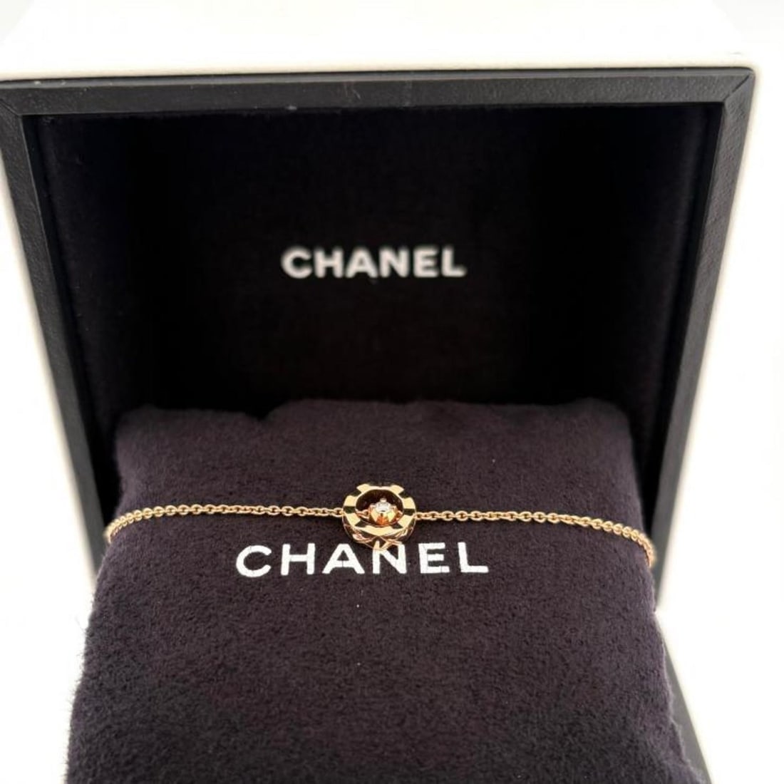 CHANEL Coco Crush Collection Au750 Beige Gold 1PD Diamond Bracelet (1 of 11)