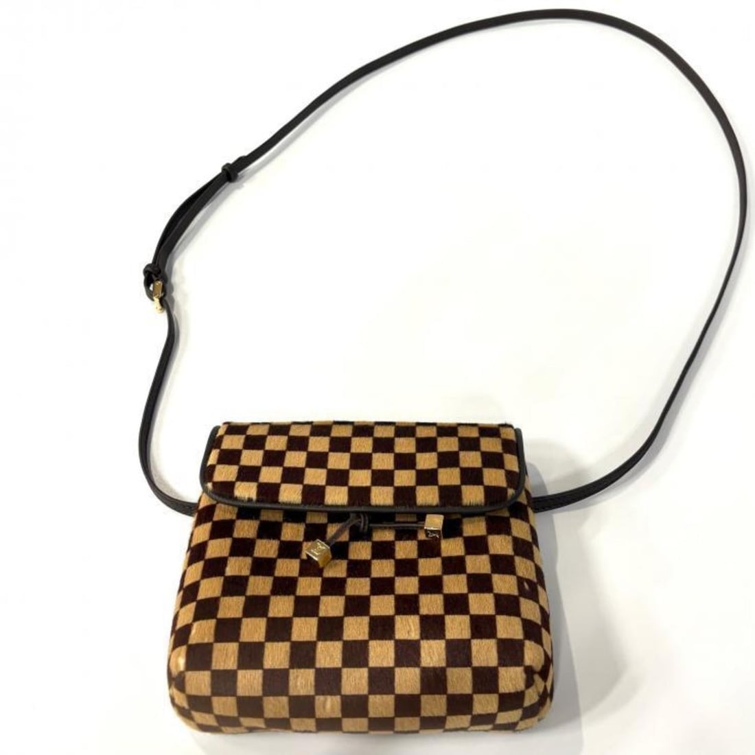 LOUIS VUITTON Damier Sauvage Gazelle M92130 Shoulder Bag in Brown Pony Leather: --- Catalog ---Category: SizeSize (HxWxD): 13cm x 15cm x 3.5cm / 5.11'' x 5.9'' x 1.37''Category: DesignType: Shoulder bagColor: BrownGender: WomenMaterial: Leather Leather/Fur Type: HarakoCategory: G