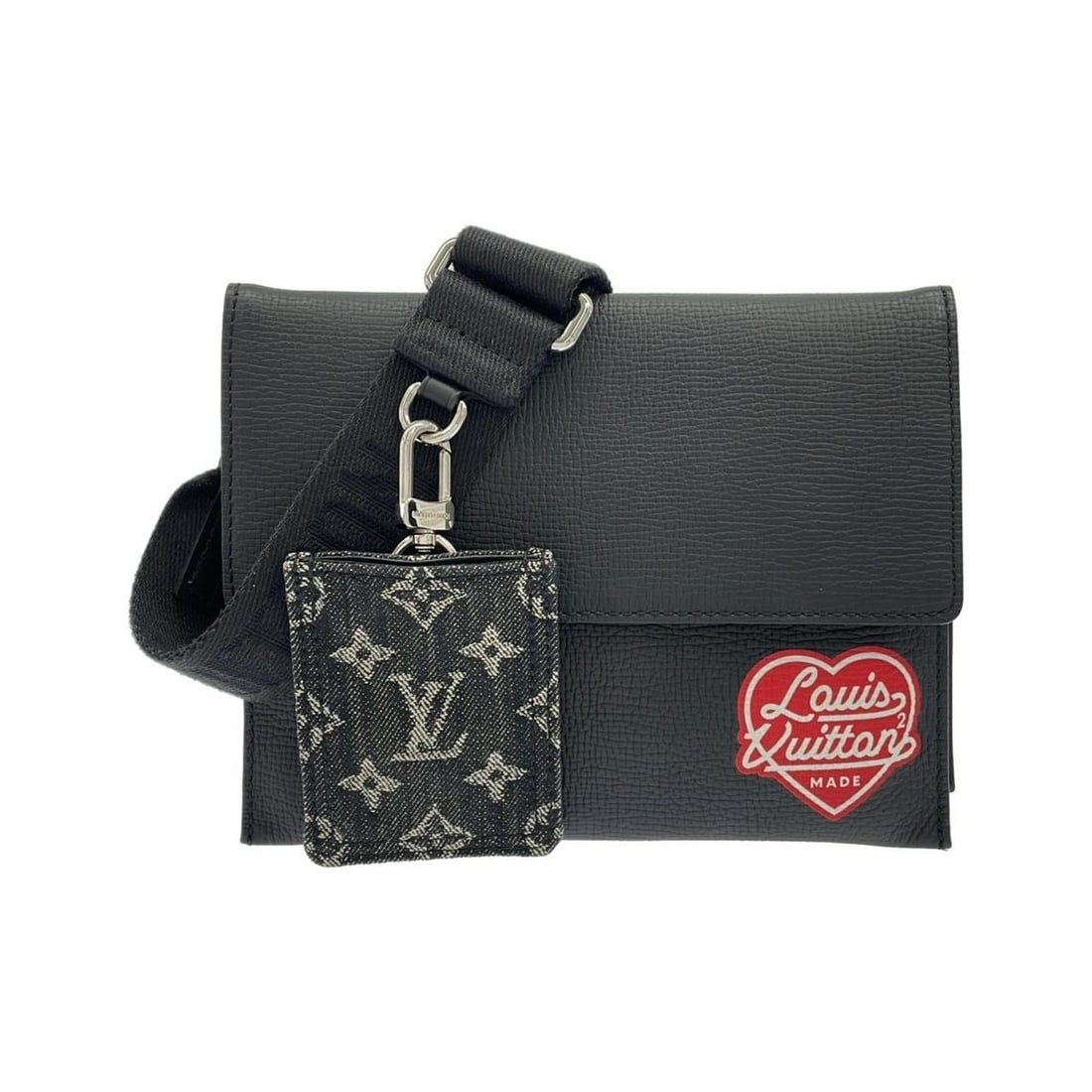 Louis Vuitton Monogram Drip Trio Handbag Pouch M81013 Shoulder Bag: --- Catalog ---Category: SizeSize (HxWxD): 17cm x 22cm x 1cm / 6.69'' x 8.66'' x 0.39''Category: DesignType: Handbag, Pouch, Shoulder bagColor: BlackGender: Women,MenMaterial: Denim , Leather Hardware