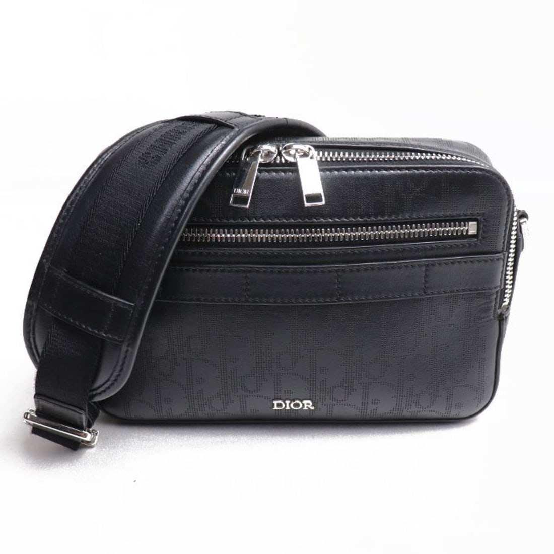 Christian Dior Dior Safari Messenger Bag/Shoulder Bag, Oblique, Black, 1ESPO206VPI_H03E, Men's: --- Catalog ---Category: SizeSize (HxWxD): 15cm x 22cm x 5cm / 5.9'' x 8.66'' x 1.96''Category: DesignType: Shoulder bagColor: BlackGender: MenMaterial: Leather Category: GeneralMPN: 1ESPO206VPI_H03EB