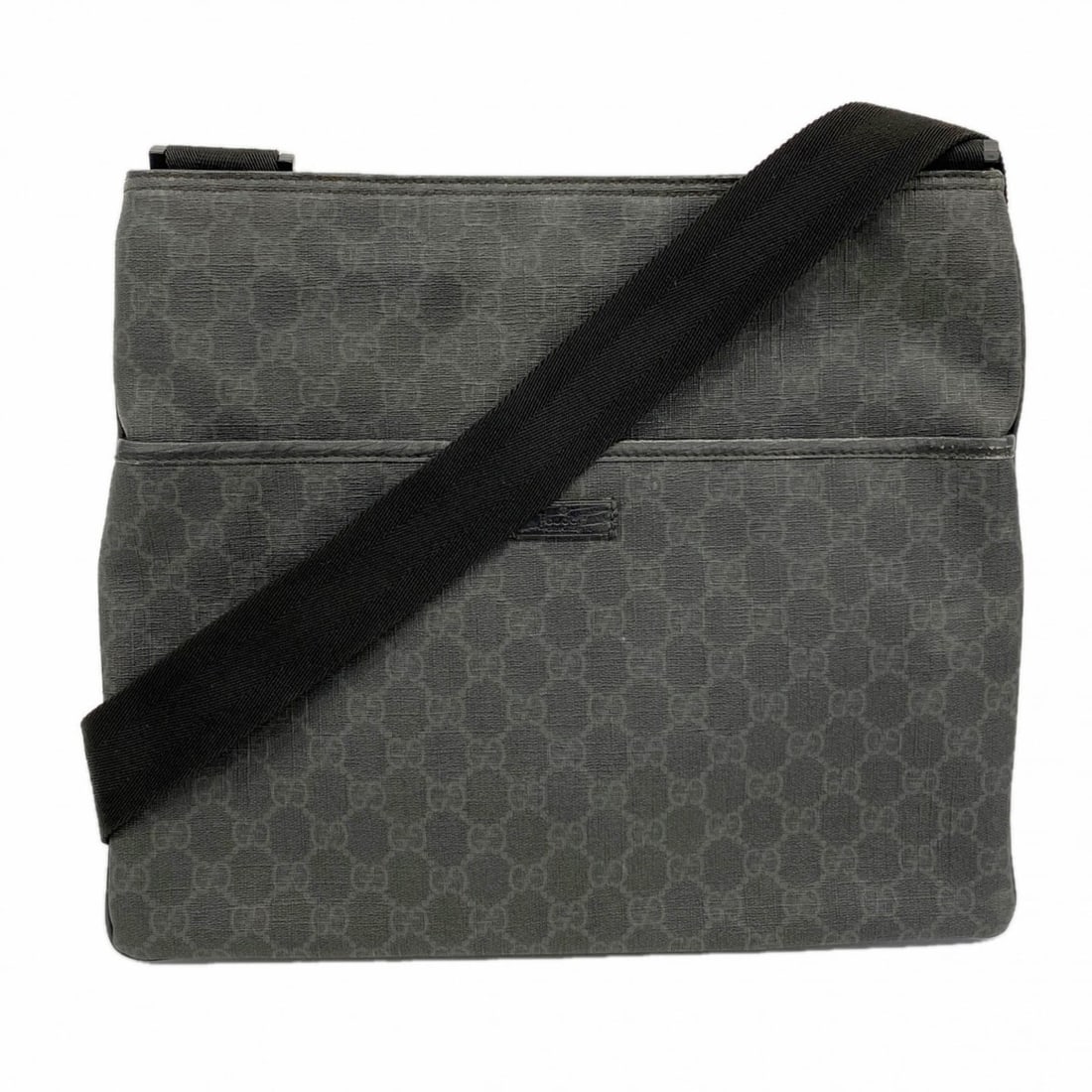 Gucci GG Supreme Shoulder Bag 162904 Black Men's: --- Catalog ---Category: SizeSize (HxWxD): 30cm x 35cm x 1cm / 11.81'' x 13.77'' x 0.39''Category: DesignType: Shoulder bagColor: BlackGender: MenMaterial: PVC Hardware Color: SilverCategory: GeneralM