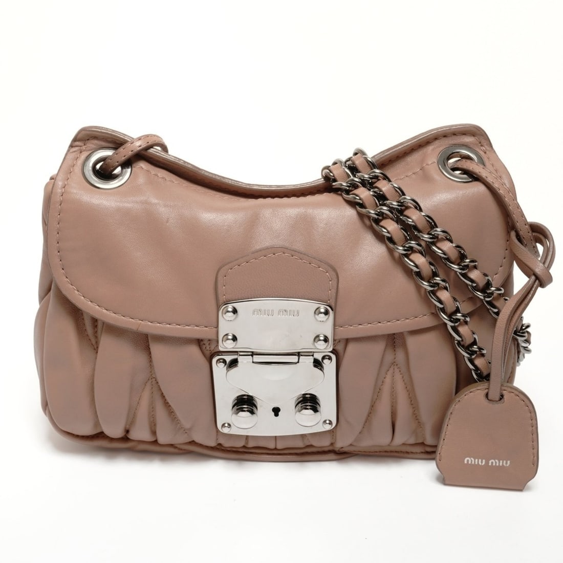 Miu Miu Miu Leather Matelassé Chain Lock Shoulder Bag in Pink: --- Catalog ---Category: SizeSize (HxWxD): 14.5cm x 21cm x 5cm / 5.7'' x 8.26'' x 1.96''Strap Length: 120cm / 47.24''Category: DesignType: Shoulder bagColor: PinkGender: WomenMaterial: Leather Categor