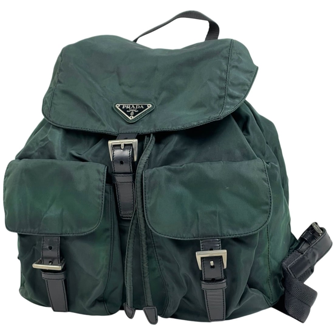 Prada logo plate backpack/daypack in nylon, green, for women: --- Catalog ---Category: SizeSize (HxWxD): 30cm x 29cm x 14.5cm / 11.81'' x 11.41'' x 5.7''Category: DesignType: BackpackColor: GreenGender: WomenMaterial: Nylon , Leather Category: GeneralBrand: Prad