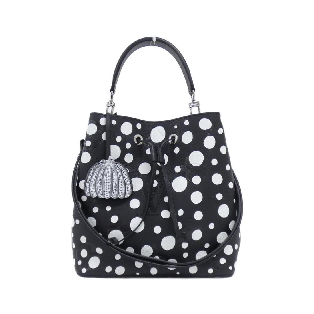 Louis Vuitton Monogram Empreinte (LV x YK) Neo Noe MM M21753 Shoulder Bag: --- Catalog ---Category: SizeWeight: 670g / 1.47lb.Size (HxWxD): 26cm x 26cm x 17cm / 10.23'' x 10.23'' x 6.69''Strap Length: 66cm - 115cm / 25.98'' - 45.27''Handle Length: 33cm / 12.99''Category: Des