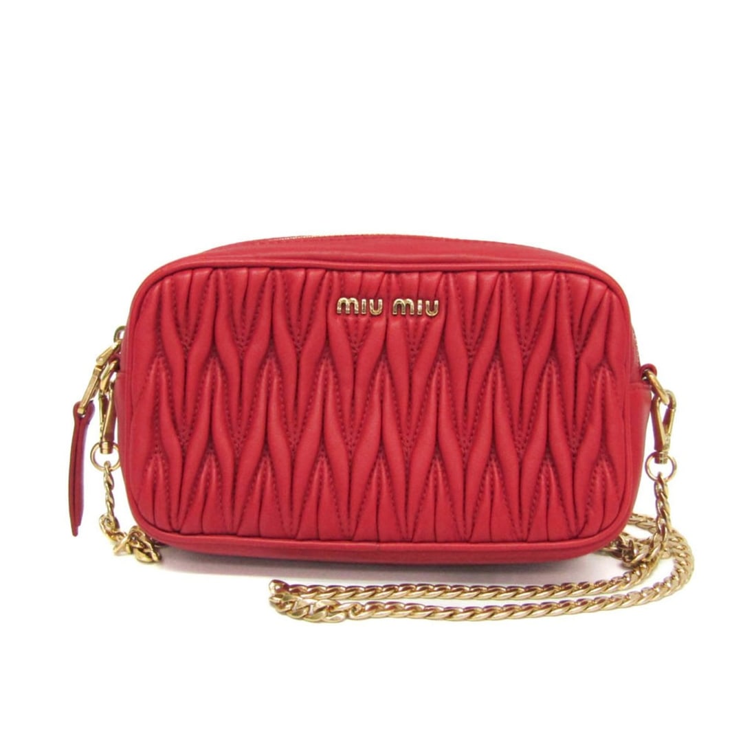Miu Miu Matelasse Chain Shoulder Mini Bag Women's Leather Pouch,Shoulder Bag Red Color: --- Catalog ---Category: SizeSize (HxWxD): 11cm x 19cm x 4.5cm / 4.33'' x 7.48'' x 1.77''Strap Length: 116cm / 45.66''Category: DesignType: Pouch, Shoulder bagColor: Red colorGender: WomenClosure: Zip