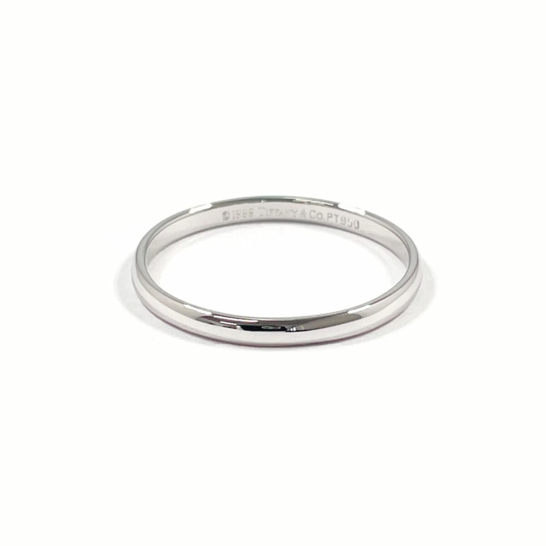 TIFFANY & Co. Tiffany Wedding Band Forever Ring, Pt950 Platinum, 17" Silver, Men's: --- Catalog ---Category: SizeJP Size: 17US Size: 8.5Category: DesignType: Band ringColor: SilverGender: MenMaterial: Platinum 950Category: GeneralBrand: Tiffany--- Item List ---Section: ConditionRanki