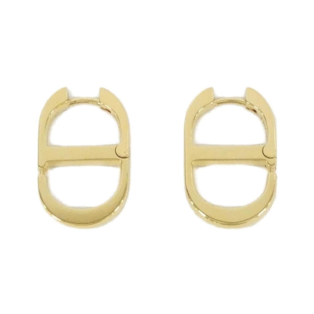Christian Dior 30 Montaigne E2020W0MMT Earrings: --- Catalog ---Category: SizeSize (HxWxD): 23.00mm x 15.00mm x 3.00mm / 0.91'' x 0.59'' x 0.12''Category: DesignType: Stud earringsColor: GoldGender: Men,WomenCategory: GeneralMPN: E2020W0MMTBrand: Ch