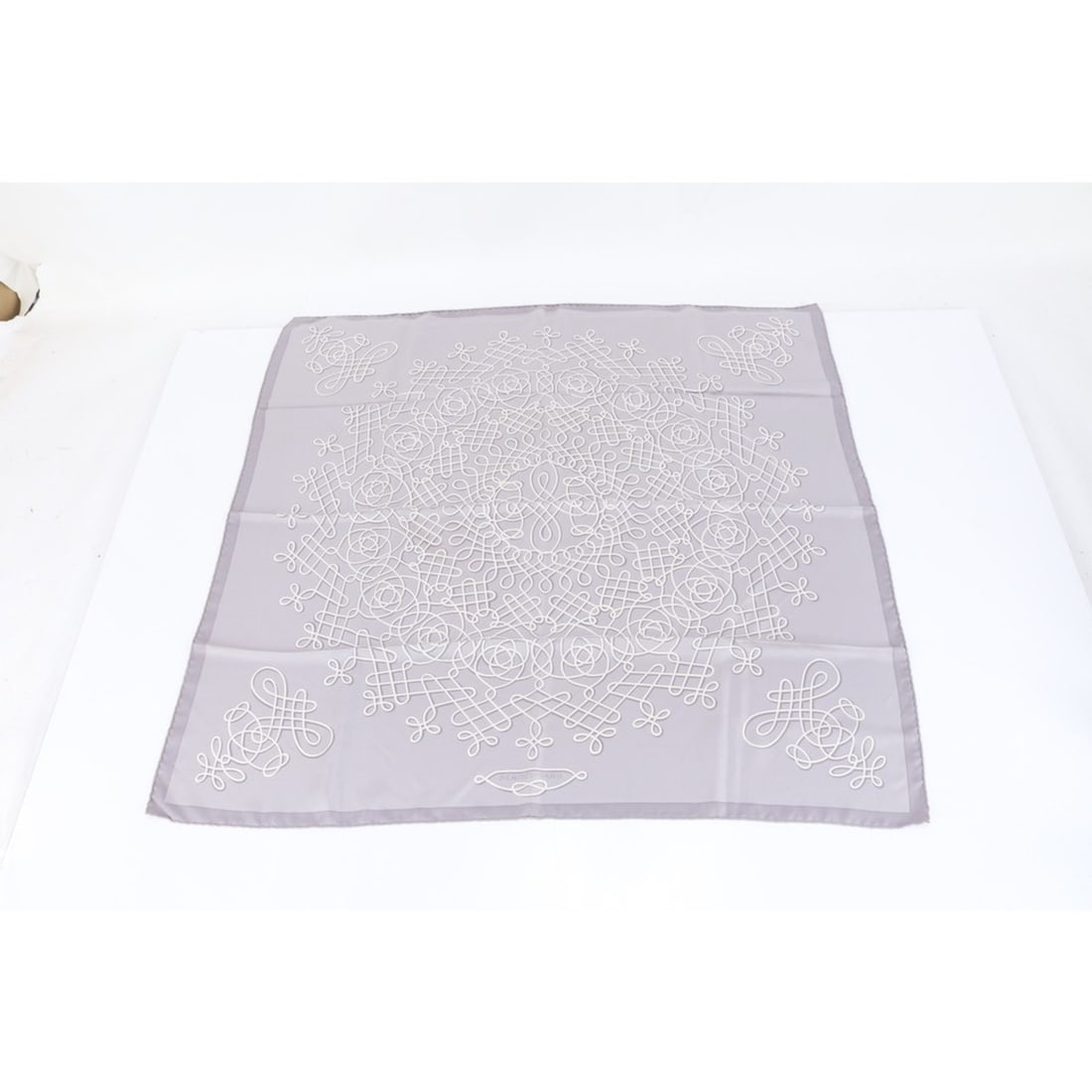 Hermes Hermès Carre 90 Silk Scarf/Muffler, Gray, Women's: --- Catalog ---Category: SizeSize (LxW): 90cm x 90cm / 35.43'' x 35.43''Category: DesignType: ScarfColor: GrayGender: Women,MenMaterial: Silk Category: GeneralBrand: HermesCountry of Origin: France---