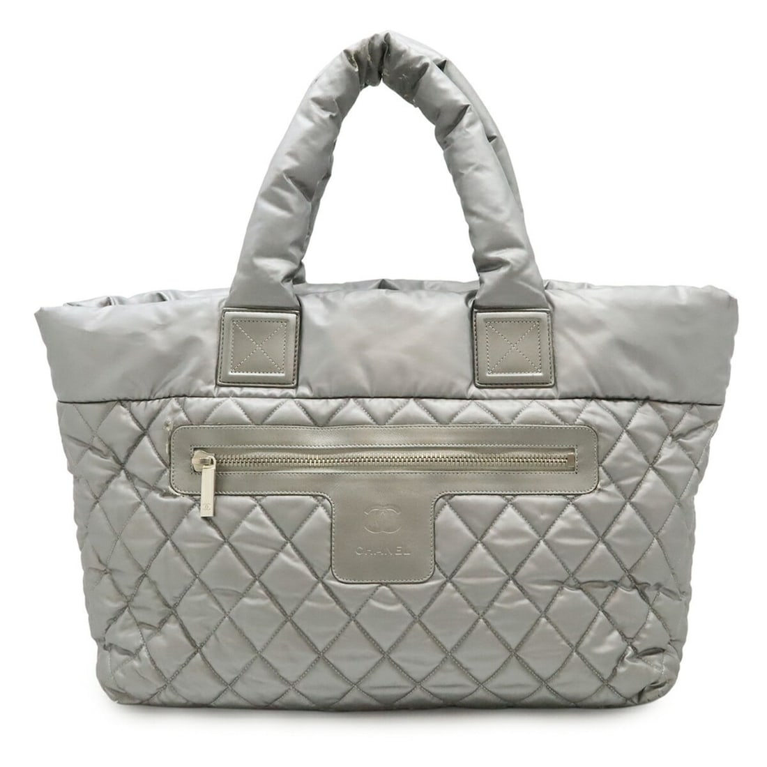 CHANEL Coco Cocoon Tote GM Shoulder Bag with Mark, Nylon, Leather, Silver, Navy A47107: --- Catalog ---Category: SizeWeight: 730g / 1.6lb.Size (HxWxD): 29cm x 51cm x 17cm / 11.41'' x 20.07'' x 6.69''Category: DesignType: Shoulder bag, Tote bagColor: Navy, SilverStyle: CasualGender: Women