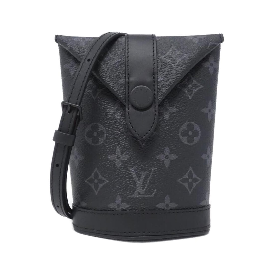 Louis Vuitton Monogram Eclipse Envelope Handbag Pouch M11613 Accessory: --- Catalog ---Category: SizeSize (HxWxD): 18cm x 15cm x 8cm / 7.08'' x 5.9'' x 3.14''Category: DesignType: HandbagColor: BlackGender: MenMaterial: Coated canvas Category: GeneralMPN: M11613Brand: Lou