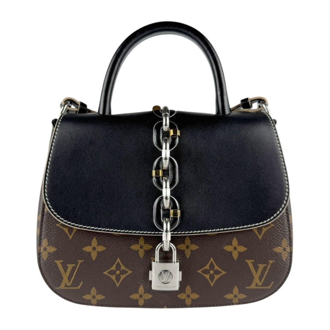 Louis Vuitton Monogram Chain It PM Handbag/Shoulder Bag in Canvas/Leather, Brown/Black, Silver/Gold,: --- Catalog ---Category: SizeSize (HxWxD): 18cm x 21cm x 8cm / 7.08'' x 8.26'' x 3.14''Category: DesignType: Handbag, Shoulder bagColor: Black, BrownGender: WomenMaterial: Monogram , Leather Hardware