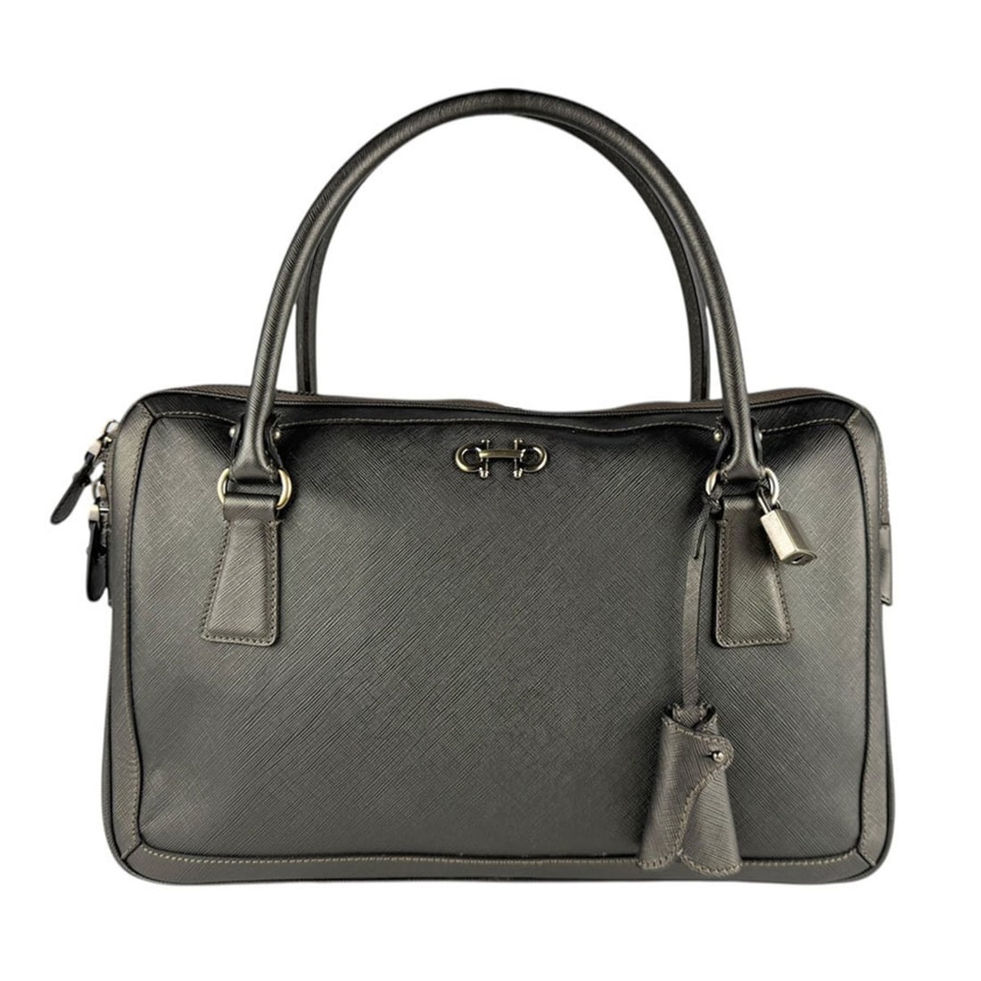 Salvatore Ferragamo Women's Double Gancini Leather Handbag in Khaki (z8076): --- Catalog ---Category: SizeSize (HxWxD): 23cm x 33cm x 11cm / 9.05'' x 12.99'' x 4.33''Category: DesignType: HandbagColor: KhakiGender: WomenMaterial: Leather Category: GeneralBrand: Salvatore Ferra