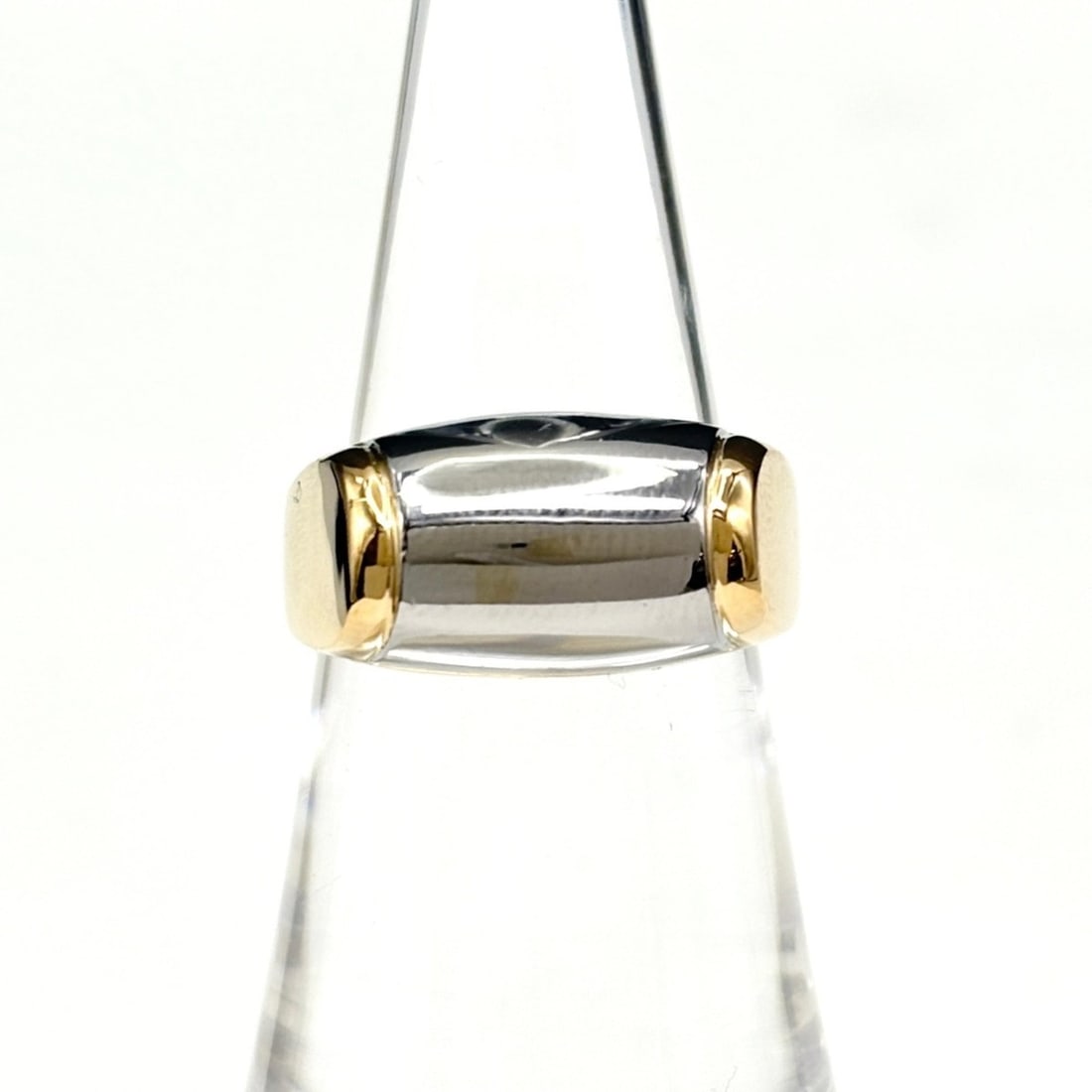 BVLGARI Tronchetto Ring in Yellow Gold and Steel, 750 Stainless for Women: --- Catalog ---Category: SizeJP Size: 11US Size: 6Category: DesignType: Band ringColor: Yellow goldGender: WomenMaterial: Yellow gold (18K)Category: GeneralBrand: Bvlgari--- Item List ---Section: Cond