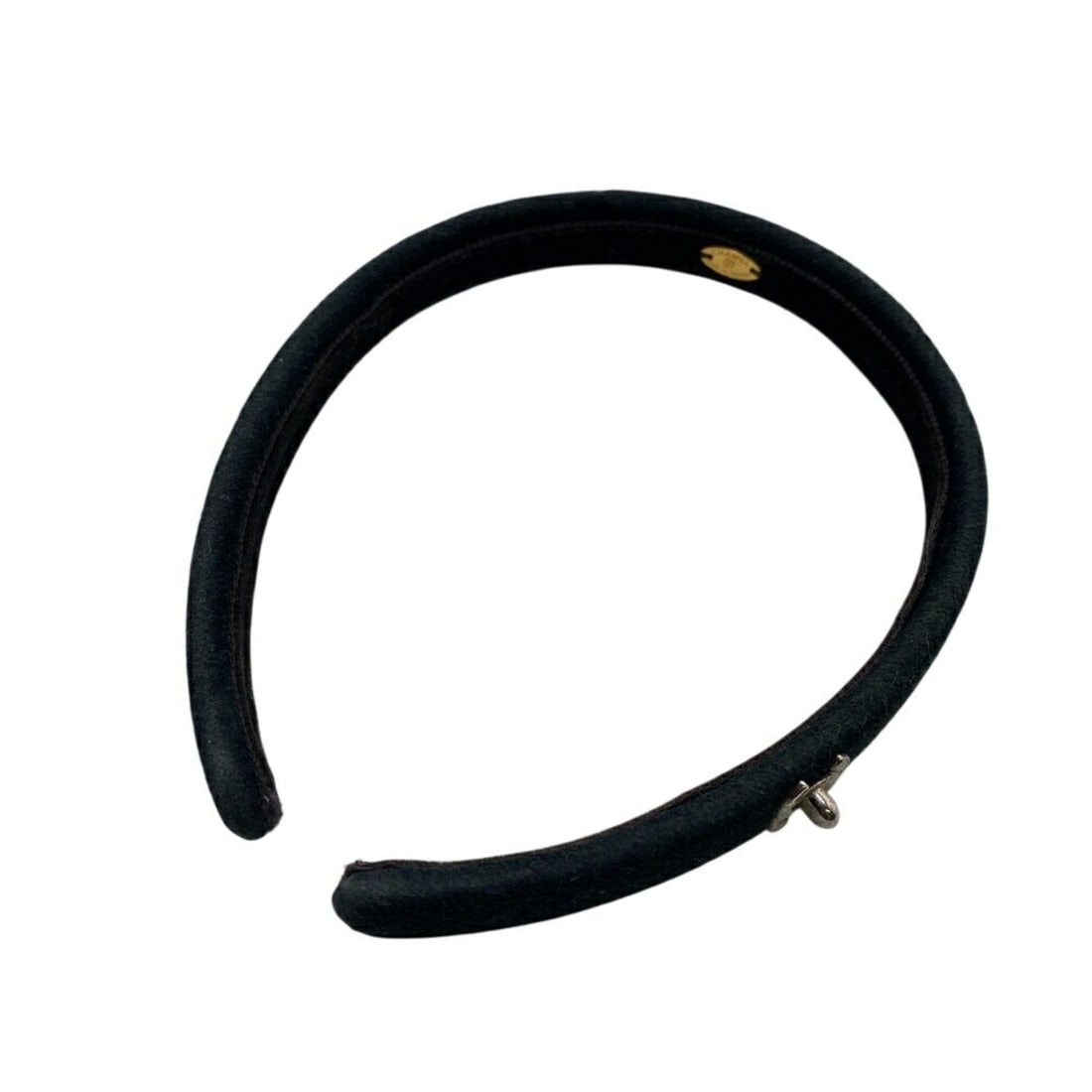 CHANEL Turnlock Coco Mark Hair Strap, Black, Women's, Z0014743: --- Catalog ---Category: SizeSize (LxW): 1.5cm / 0.59''Category: DesignType: Alice bandColor: BlackGender: WomenMaterial: CottonCategory: GeneralBrand: Chanel--- Item List ---Section: ConditionSmell: