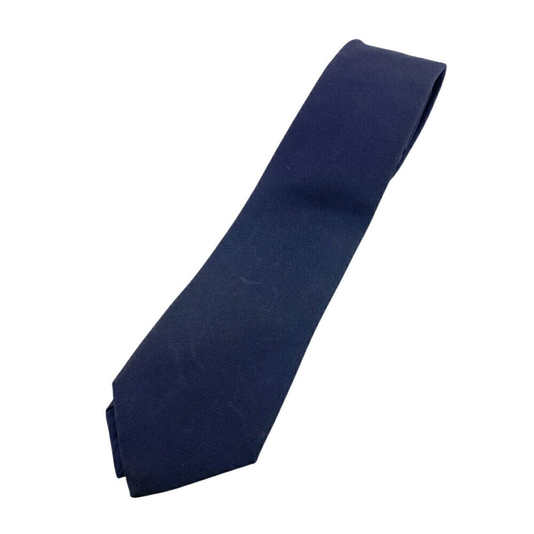 LOUIS VUITTON MP3313 Cravate LV Embroidered Tie Navy Men's: --- Catalog ---Category: SizeTotal Length: 150cm / 59.05''Category: DesignType: CravatColor: NavyGender: MenMaterial: Silk Category: GeneralMPN: MP3313Brand: Louis Vuitton--- Item List ---Section: Con
