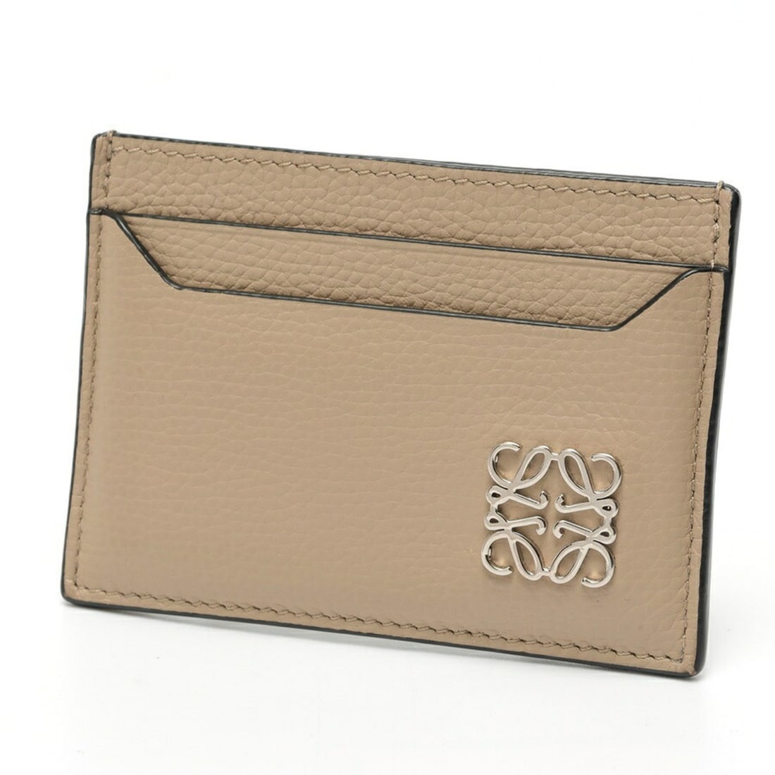 LOEWE Anagram Plain Card Holder Pebble Grain Calfskin Sand (Beige) S-159605: --- Catalog ---Category: DesignType: Card caseColor: Beige, SandGender: Women,MenMaterial: Leather Leather/Fur Type: CalfskinCategory: GeneralBrand: LoeweCountry of Origin: SpainCategory: Physical Pro