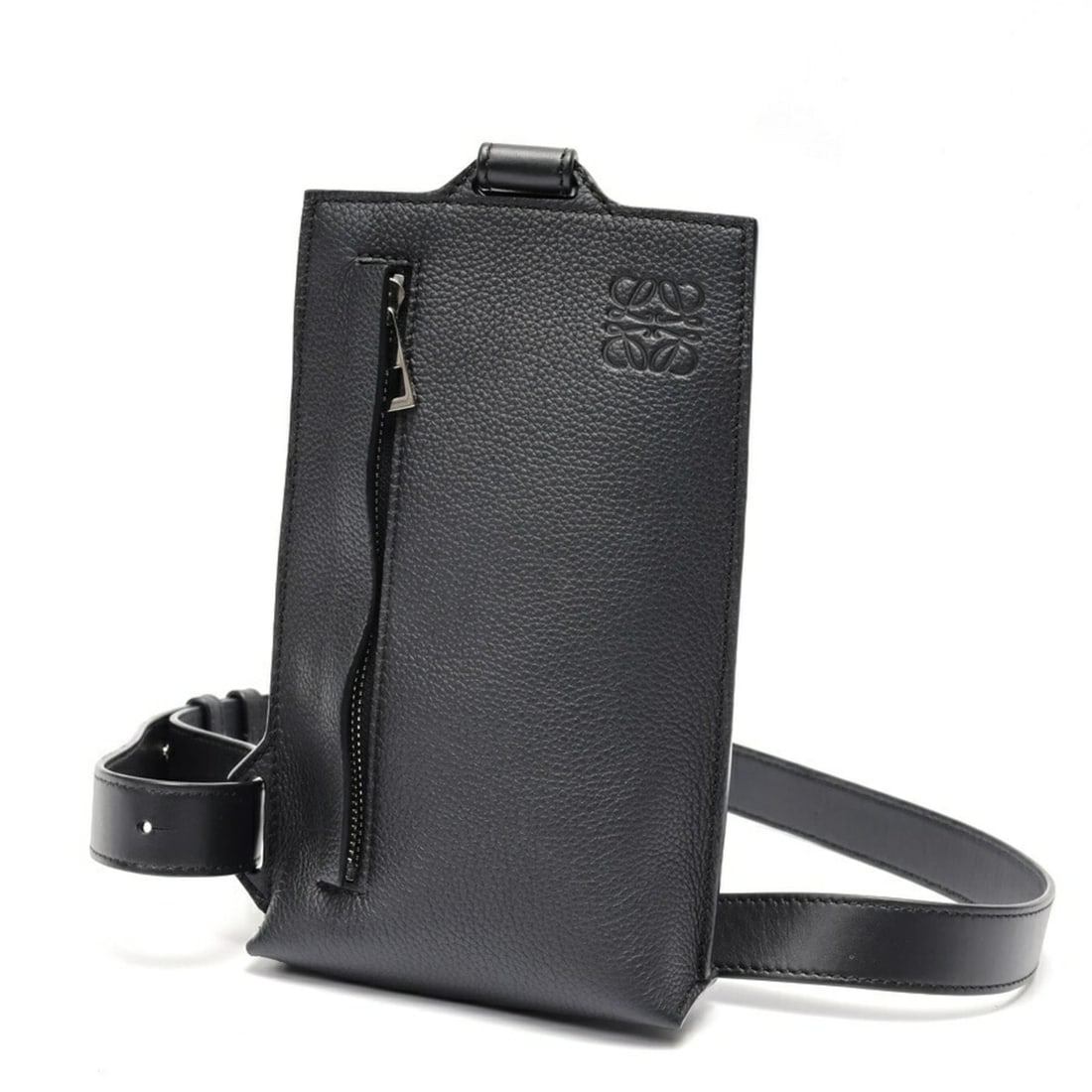 LOEWE Vertical T-Pocket Body Bag Soft Grain Calf Leather Black S-159667: --- Catalog ---Category: SizeSize (HxWxD): 21.5cm x 12.7cm x 6.5cm / 8.46'' x 5'' x 2.55''Category: DesignType: Sling bagColor: BlackGender: Women,MenMaterial: Leather Leather/Fur Type: CalfskinCatego