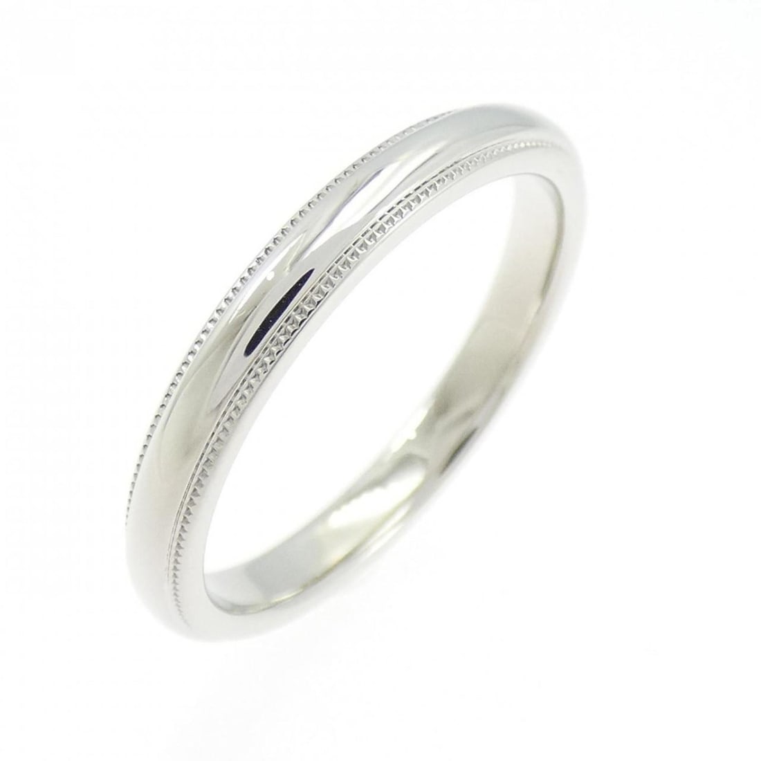 Tiffany Milgrain Ring: --- Catalog ---Category: SizeJP Size: 17.5US Size: 8.5Category: DesignType: Band ringGender: Men,WomenMaterial: Platinum 950Category: GeneralBrand: Tiffany--- Item List ---Section: ConditionRanking: R