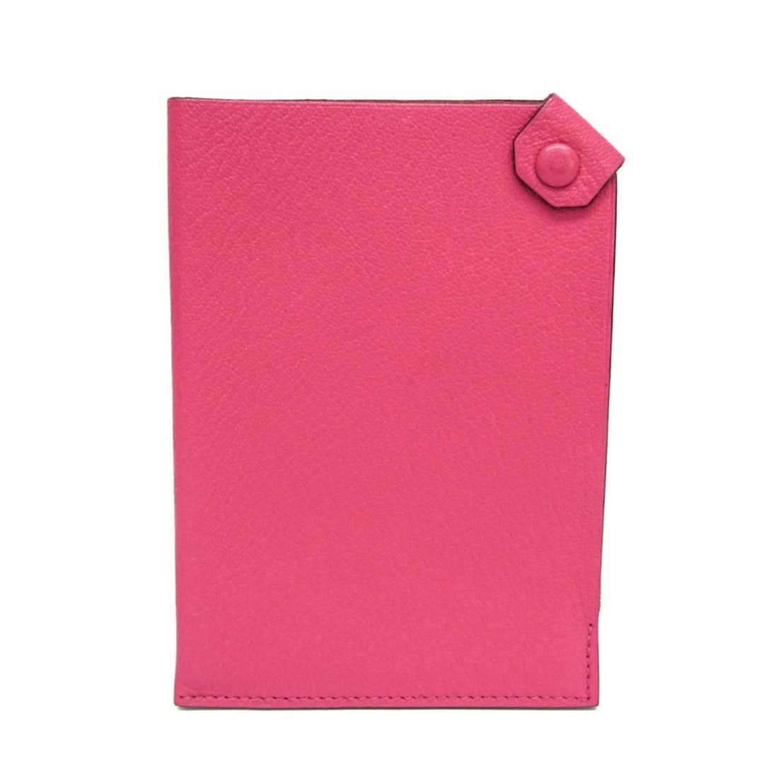 Hermes Tarmac PM Chevre Leather Passport Cover Rose Tyrien: --- Catalog ---Category: DesignType: Passport coverColor: Rose tyrienGender: WomenClosure: Snap (hook)Material: Chevre leather Category: GeneralBrand: HermesModel: Tarmac PMCountry of Origin: FranceCa