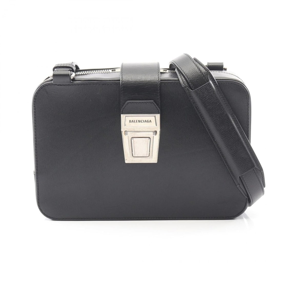 Balenciaga BALENCIAGA Tuck Shoulder Bag, Leather, Women's, Black, 637881: --- Catalog ---Category: SizeSize (HxWxD): 16.5cm x 24cm x 6cm / 6.49'' x 9.44'' x 2.36''Category: DesignType: Shoulder bagColor: BlackGender: WomenMaterial: Leather Category: GeneralMPN: 637881Brand: