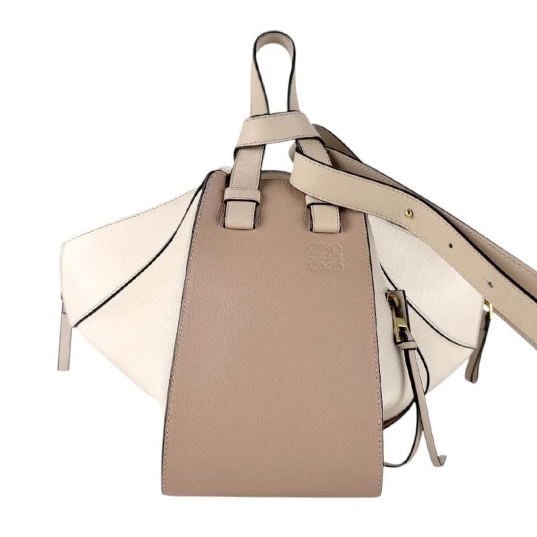 LOEWE Hammock Drawstring Shoulder Bag in Pink Leather, Women's, z8260: --- Catalog ---Category: SizeSize (HxWxD): 24cm x 14cm x 26cm / 9.44'' x 5.51'' x 10.23''Category: DesignType: Shoulder bagColor: PinkGender: WomenMaterial: Leather Category: GeneralBrand: LoeweCountr