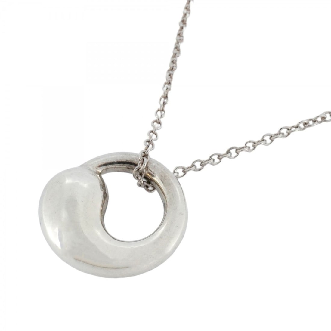 Tiffany Eternal Circle Necklace, Silver 925, Women's: --- Catalog ---Category: SizePendant Size: 13.1mm x 12.1mm / 0.51'' x 0.47''Neck Circumference: 41 cm / 16.14''Category: DesignGender: WomenMaterial: Silver 925Necklace Type: NecklaceCategory: General