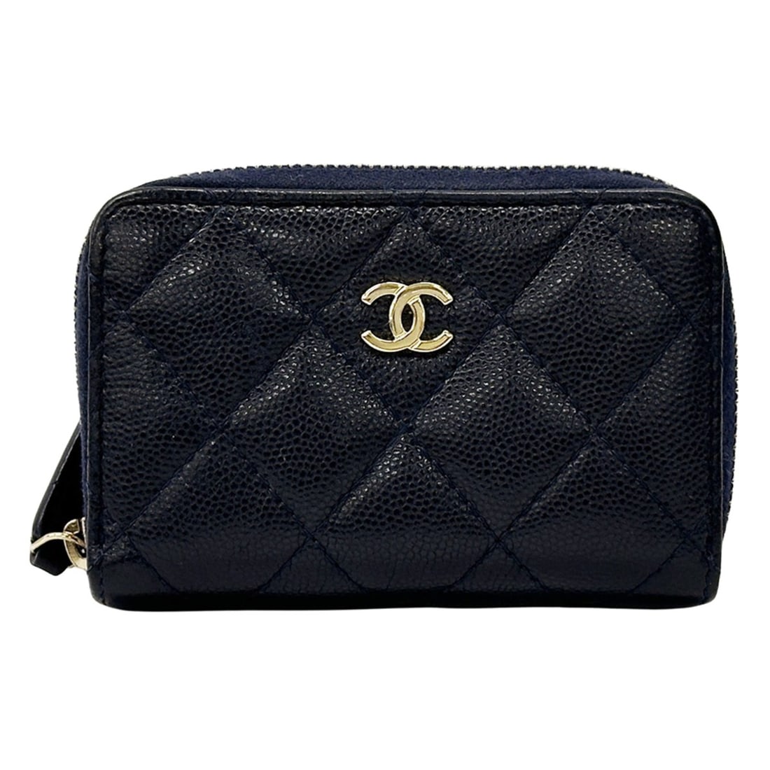 CHANEL Matelasse Wallet for Men and Women, Navy Blue Caviar Leather with Gold Hardware, Round: --- Catalog ---Category: SizeSize (HxWxD): 7cm x 10.5cm x 2cm / 2.75'' x 4.13'' x 0.78''Category: DesignType: Coin purse/coin caseColor: NavyGender: Men,WomenMaterial: Grained Calfskin Category: Gener