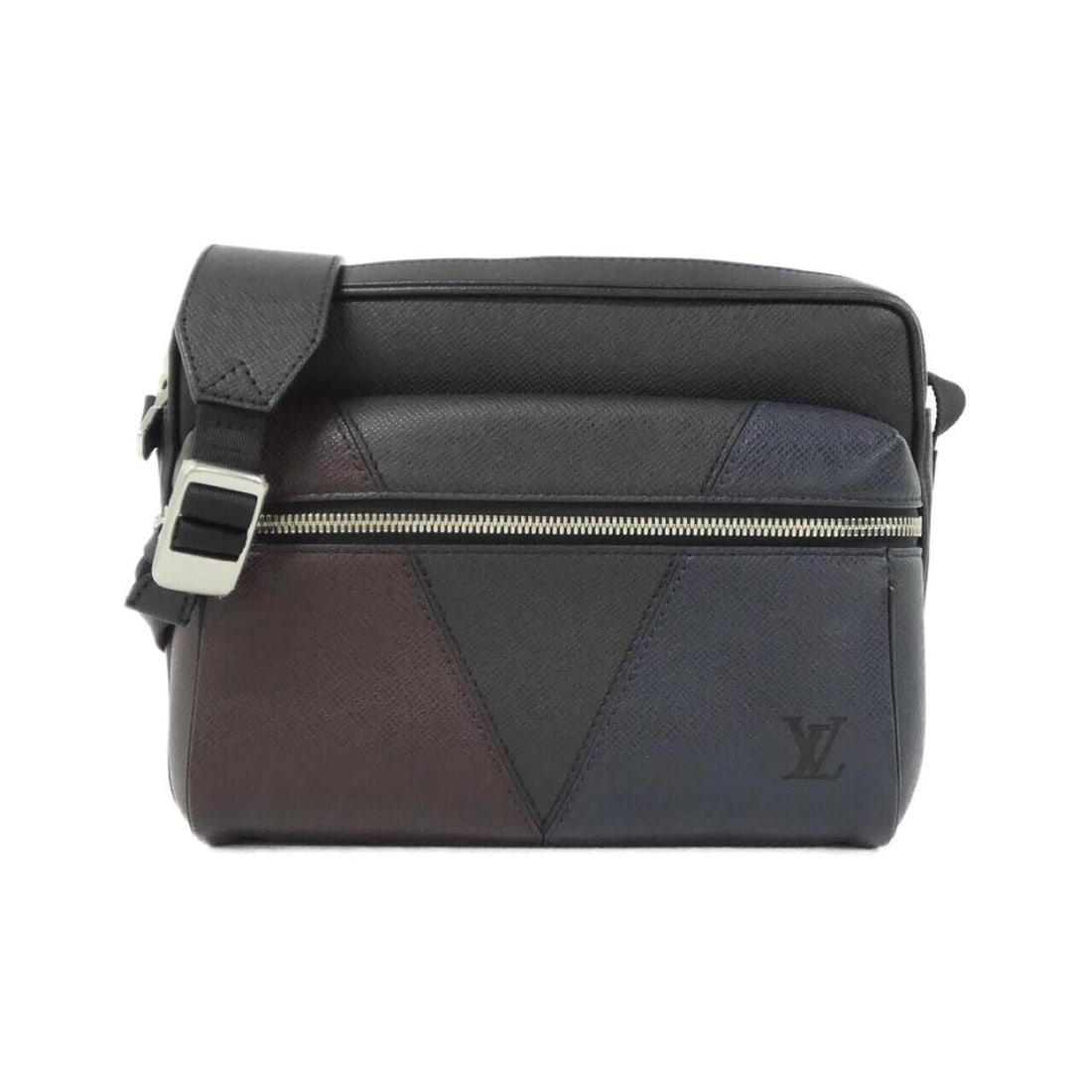 Louis Vuitton Taiga (V Pattern) Outdoor Messenger PM M30703 Shoulder Bag: --- Catalog ---Category: SizeWeight: 570g / 1.25lb.Size (HxWxD): 20cm x 29cm x 10cm / 7.87'' x 11.41'' x 3.93''Strap Length: 126cm / 49.6''Category: DesignType: Shoulder bagColor: WineGender: WomenMat