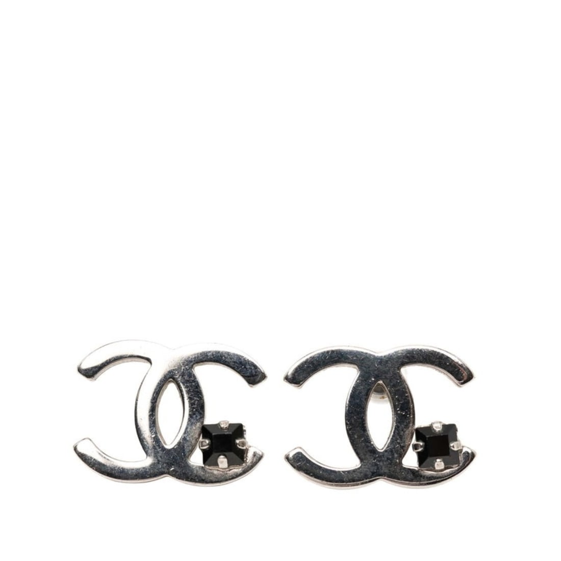 CHANEL Coco Mark Earrings, Silver Metal, Women's: --- Catalog ---Category: SizeSize (HxWxD): 14.00mm x 18.70mm x 10.70mm / 0.55'' x 0.74'' x 0.42''Category: DesignType: Stud earringsColor: SilverGender: WomenMaterial: MetalCategory: GeneralBrand: Cha