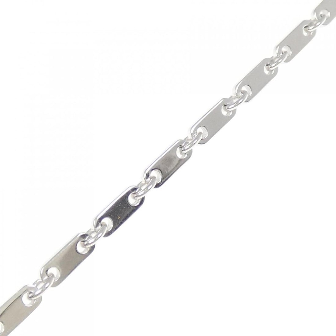 Cartier Figaro Bracelet: --- Catalog ---Category: SizeLength: 15cm / 5.9''Category: DesignType: Charm braceletColor: White goldGender: WomenMaterial: White gold (18K)Category: GeneralMPN: 488525Brand: Cartier--- Item List ---