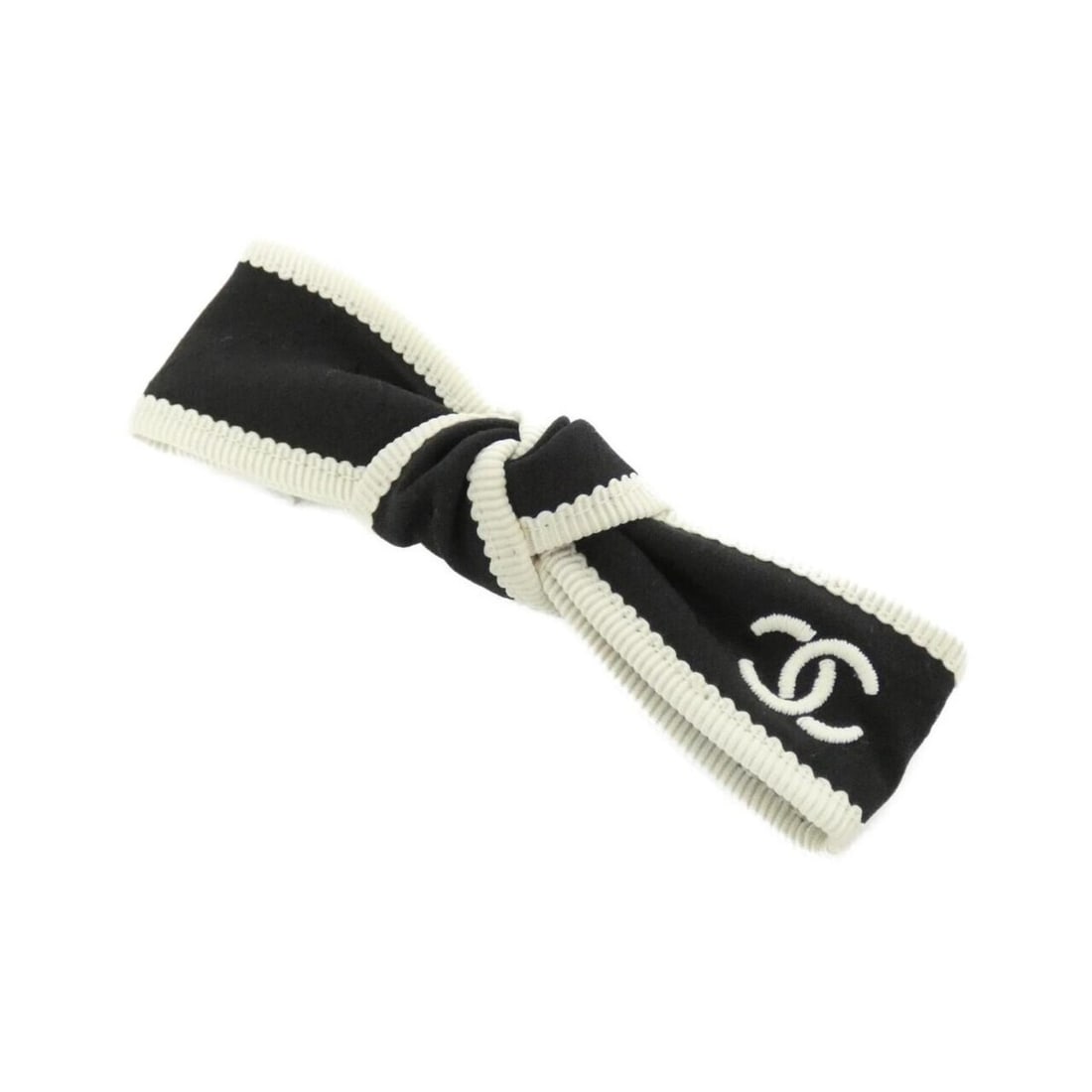 Chanel AA9921 Barrette: --- Catalog ---Category: SizeSize (LxW): 2.8cm x 9.6cm / 1.1'' x 3.77''Category: DesignType: BarretteColor: Black, IvoryGender: WomenMaterial: SilkCategory: GeneralBrand: Chanel--- Item List ---Sectio
