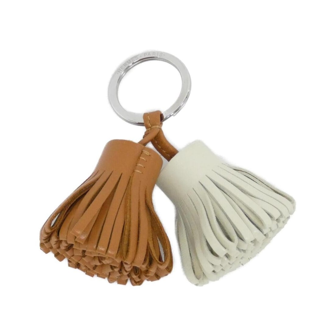 Hermes Carmen Unodos 077895CJ Key Ring: --- Catalog ---Category: DesignType: KeyringColor: Gold, SilverGender: Men,WomenMaterial: Agneau MiloCategory: GeneralMPN: 077895CJBrand: Hermes--- Item List ---Section: ConditionRanking: Rank A Used