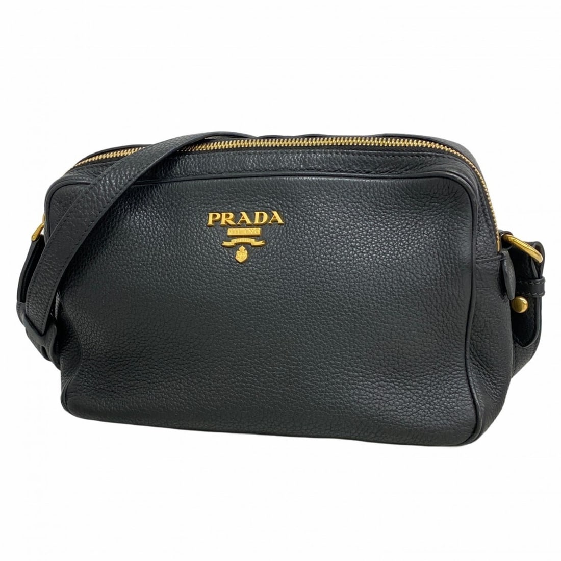 Prada shoulder bag in black leather for women: --- Catalog ---Category: SizeSize (HxWxD): 15cm x 24cm x 9cm / 5.9'' x 9.44'' x 3.54''Category: DesignType: Shoulder bagColor: BlackGender: WomenMaterial: Leather Hardware Color: GoldCategory: General
