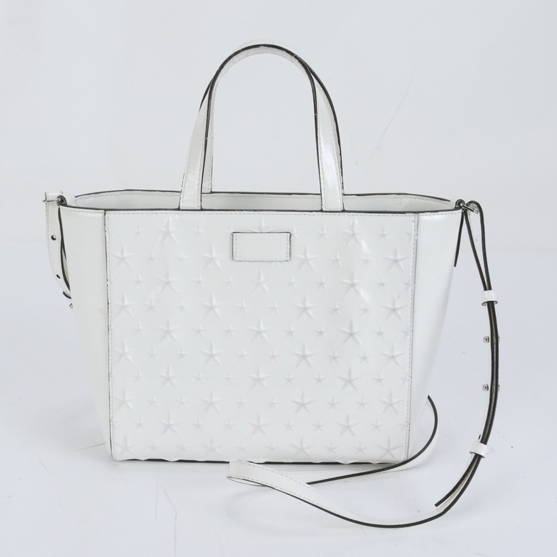 Jimmy Choo Studded Pegasi Leather Shoulder Bag for Women: --- Catalog ---Category: SizeSize (HxWxD): 19cm x 22cm x 7cm / 7.48'' x 8.66'' x 2.75''Category: DesignType: Shoulder bagColor: WhiteGender: WomenMaterial: Leather Category: GeneralBrand: Jimmy ChooCo