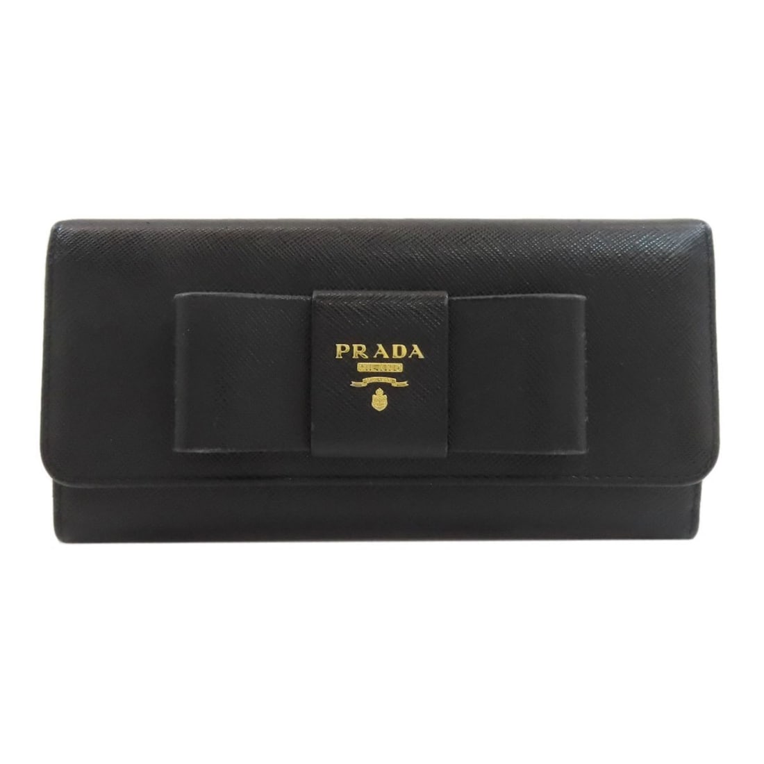 Prada Fiocco Saffiano Long Wallet for Women: --- Catalog ---Category: SizeSize (HxWxD): 9.5cm x 19cm x 2cm / 3.74'' x 7.48'' x 0.78''Category: DesignType: Long wallet (bi-fold)Color: BlackGender: WomenMaterial: Leather Leather/Fur Type: Saffiano