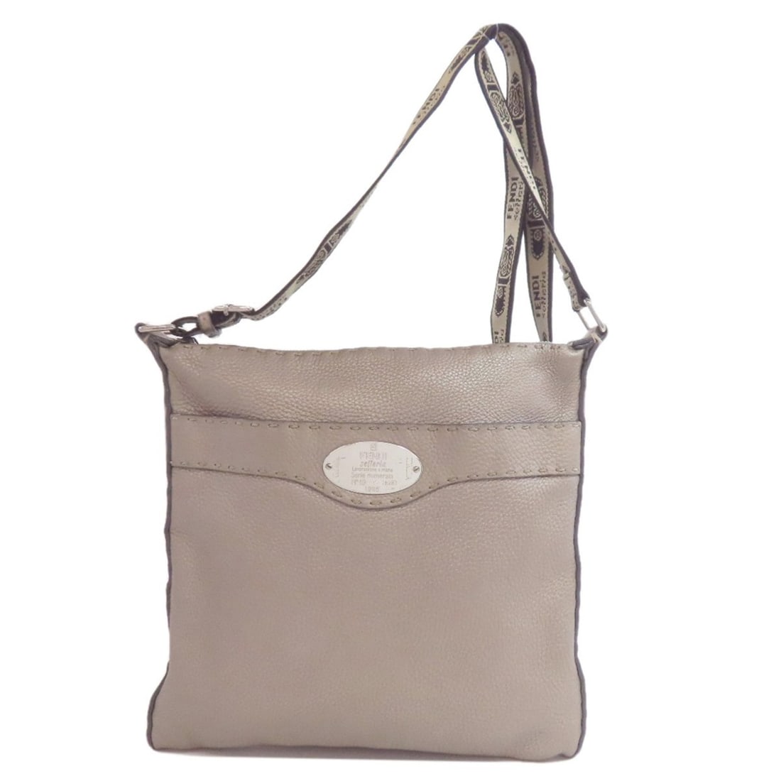 Fendi Selleria Shoulder Bag in Calfskin for Women FENDI: --- Catalog ---Category: SizeSize (HxWxD): 28cm x 28cm x 2.5cm / 11.02'' x 11.02'' x 0.98''Category: DesignType: Shoulder bagColor: GrayGender: WomenMaterial: Leather Category: GeneralBrand: Fendi---