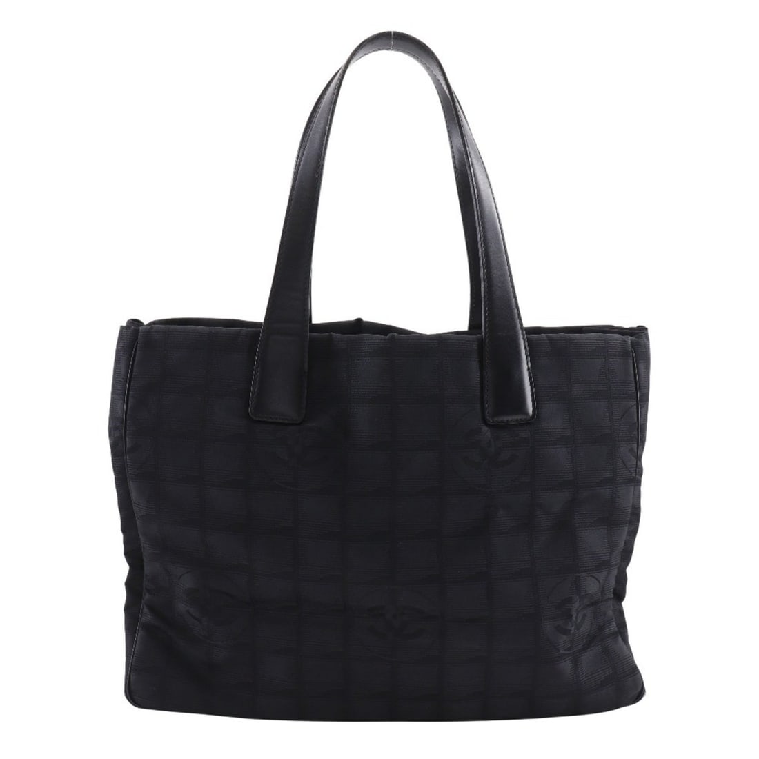 CHANEL New Travel Line Tote MM Bag Nylon Canvas Black A4 Open Women's: --- Catalog ---Category: SizeSize (HxWxD): 26cm x 34cm x 15cm / 10.23'' x 13.38'' x 5.9''Category: DesignType: Tote bag, Weekend bagColor: BlackGender: WomenMaterial: Nylon canvas Category: GeneralBra