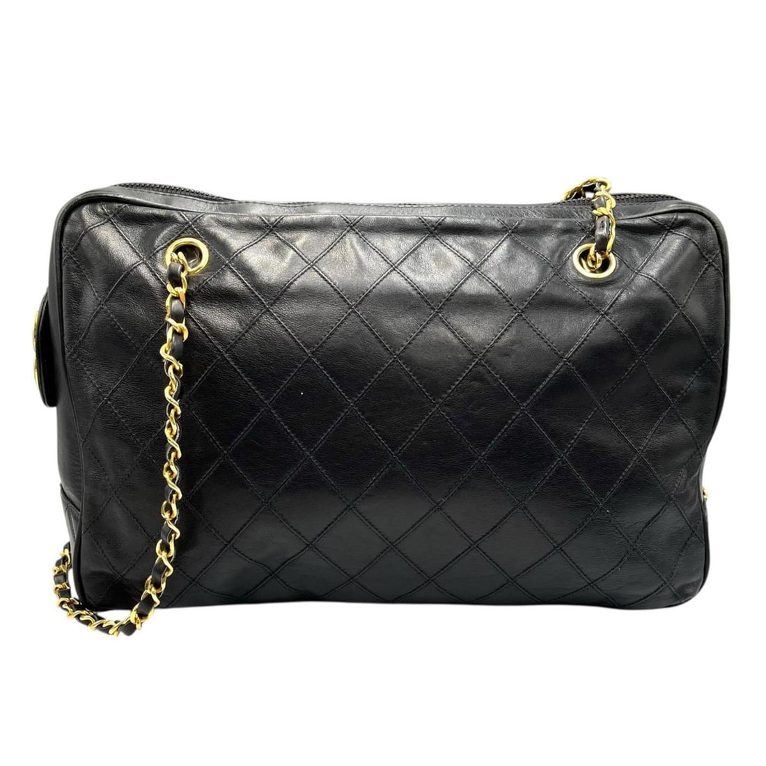 CHANEL Matelasse Chain Tote Handbag in Black Leather for Women: --- Catalog ---Category: SizeSize (HxWxD): 21.5cm x 33cm x 12cm / 8.46'' x 12.99'' x 4.72''Category: DesignType: HandbagColor: BlackGender: WomenMaterial: Leather Category: GeneralBrand: Chanel--- Ite