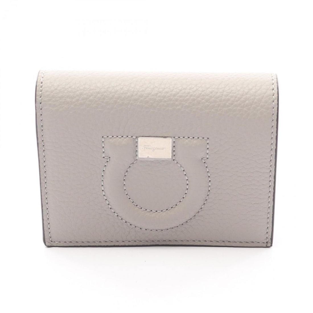 Salvatore Ferragamo Gancini Bifold Wallet, Leather, Women's, Gray, Size 22, D514: --- Catalog ---Category: SizeSize (HxWxD): 8cm x 10.5cm x 3cm / 3.14'' x 4.13'' x 1.18''Category: DesignType: Wallet (bi-fold)Color: GrayGender: WomenMaterial: Leather Category: GeneralMPN: 22 D514Bra