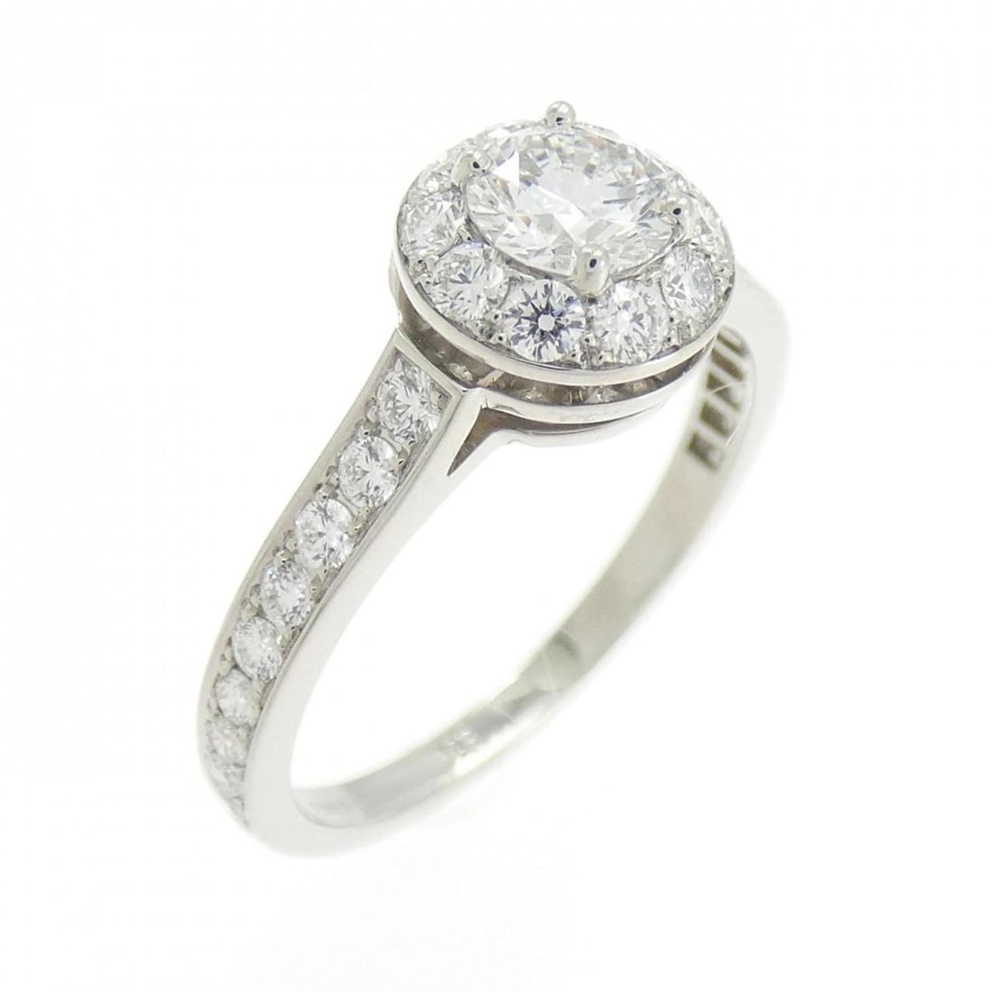 Van Cleef & Arpels Icone Ring 0.31CT D VVS2 3EXT: --- Catalog ---Category: SizeWeight: 3.1g / 0.1oz.JP Size: 9US Size: 5Category: DesignType: Band ringStone: DiamondGender: WomenClarity: VVS2Material: Platinum 950Color Grade: DWeight (ct.): 0.31Categ