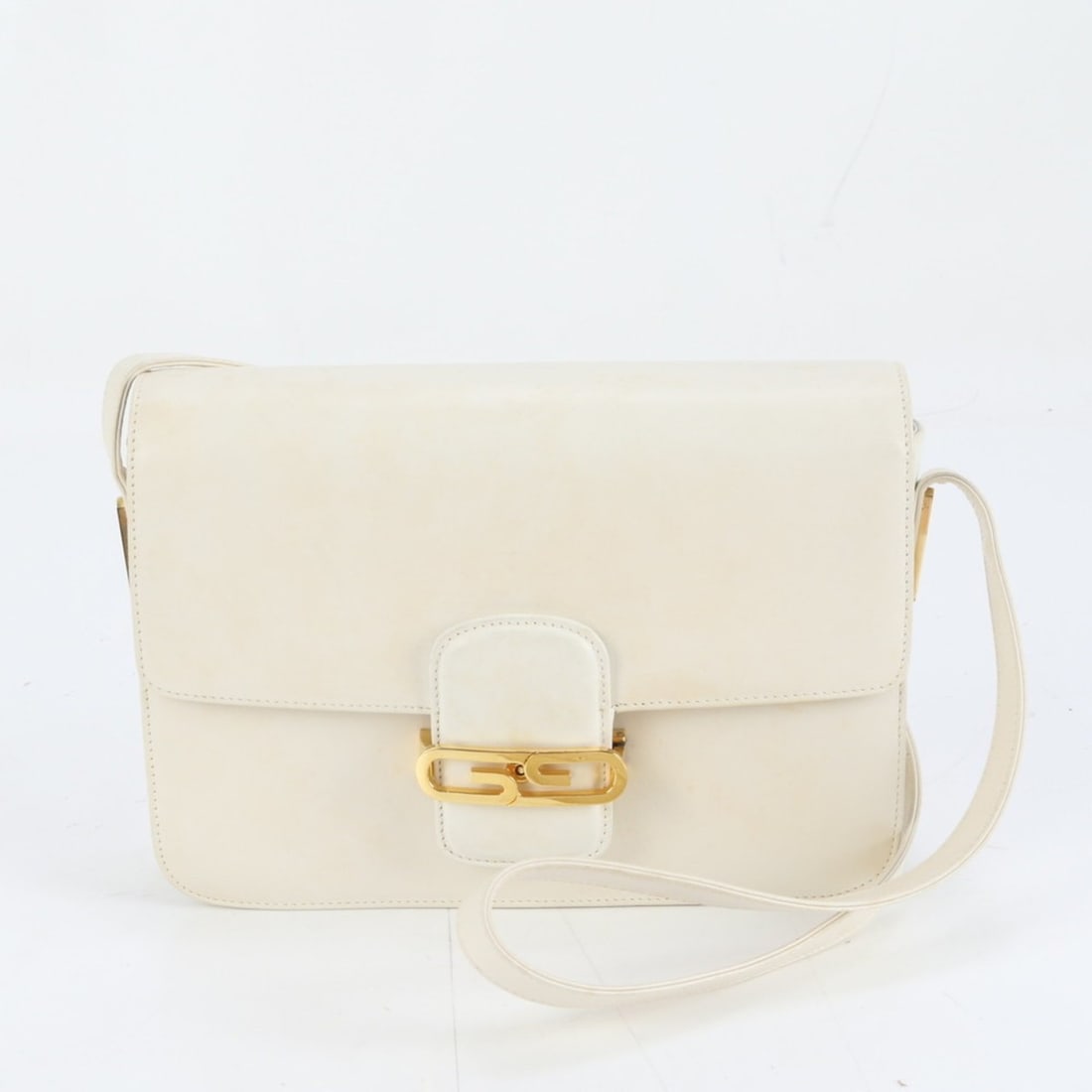 Gucci Old GG Hardware Leather Shoulder Bag Crossbody for Women: --- Catalog ---Category: SizeSize (HxWxD): 19cm x 25cm x 6cm / 7.48'' x 9.84'' x 2.36''Category: DesignType: Shoulder bagColor: IvoryGender: WomenMaterial: Leather Category: GeneralBrand: GucciCountry