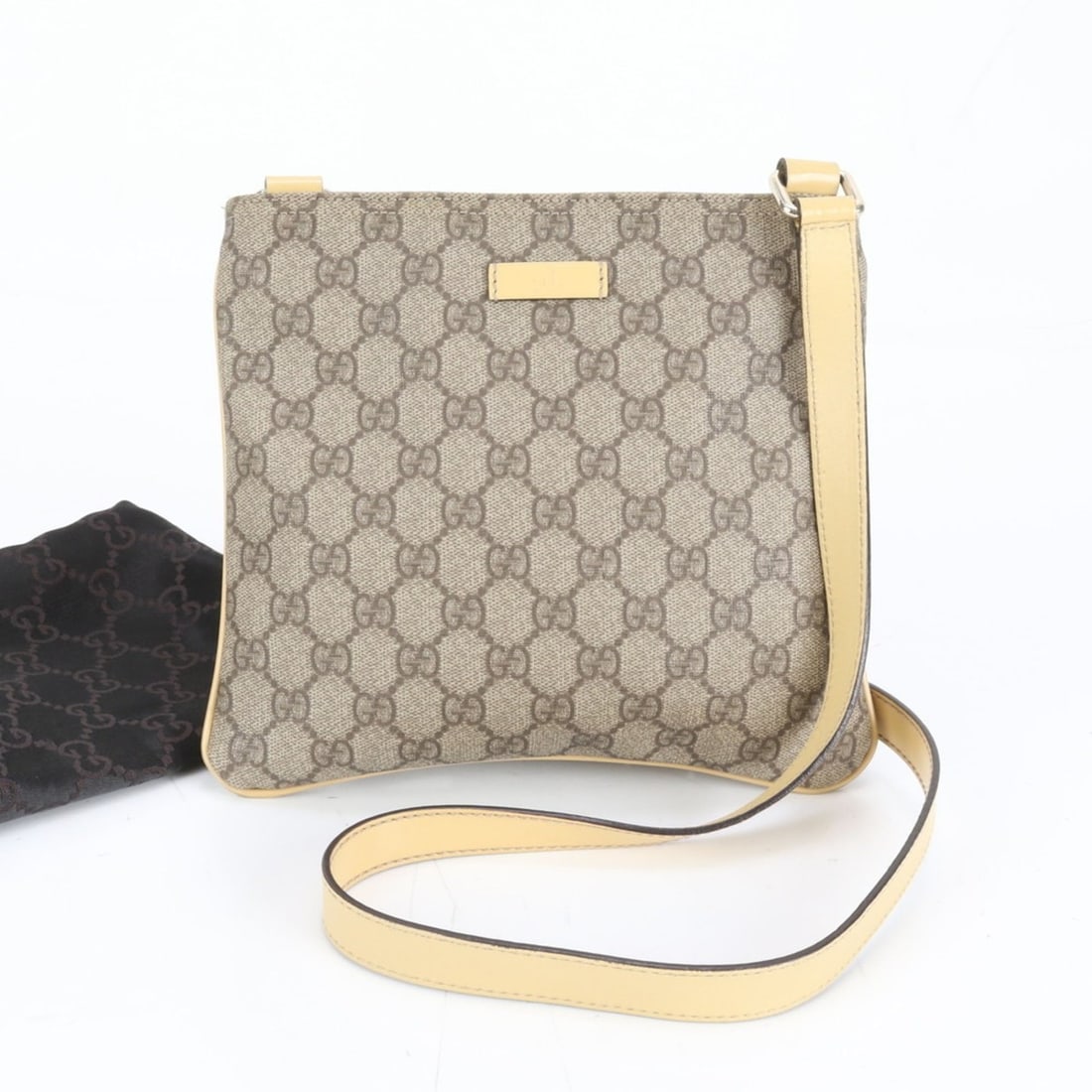 Gucci GG Supreme 201538 Leather Messenger Shoulder Bag, Brown, Men's: --- Catalog ---Category: SizeSize (HxWxD): 21cm x 24cm x 1cm / 8.26'' x 9.44'' x 0.39''Strap Length: 110cm / 43.3''Category: DesignType: Shoulder bagColor: BrownGender: MenMaterial: Leather , Coated c