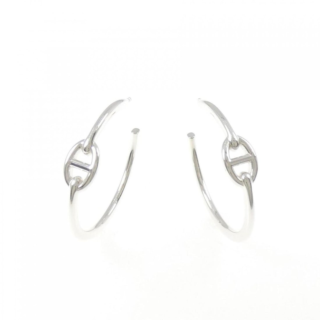 Hermes Hermès Chaine d'Ancre Enchaine Large Earrings: --- Catalog ---Category: SizeSize (HxWxD): 32.20mm x 7.30mm / 1.27'' x 0.29''Category: DesignType: Stud earringsGender: WomenMaterial: Silver 925Category: GeneralMPN: H109510BBrand: Hermes--- Item Lis