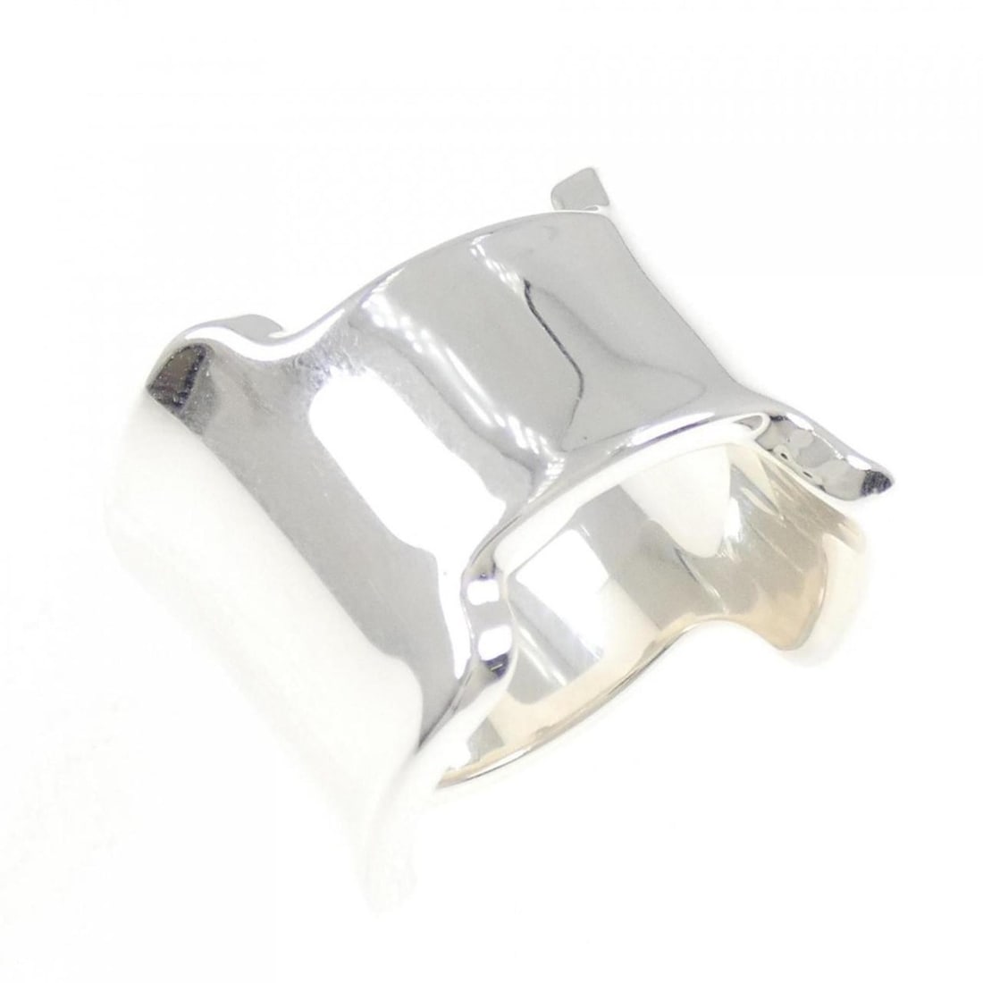 Hermes Amazone Ring: --- Catalog ---Category: SizeUS Size: 8Brand Size: 56Category: DesignType: Band ringGender: Men,WomenMaterial: Silver 925Category: GeneralMPN: H119600BBrand: Hermes--- Item List ---Section: ConditionR