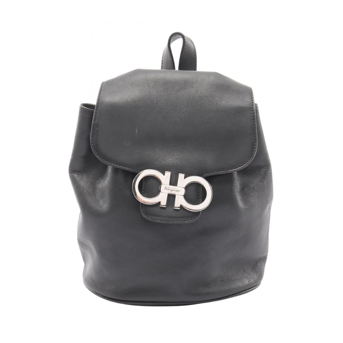 Salvatore Ferragamo Double Gancini Backpack, Leather, Women's, Gray, Size 21, 6258: --- Catalog ---Category: SizeSize (HxWxD): 21cm x 18cm x 12cm / 8.26'' x 7.08'' x 4.72''Category: DesignType: BackpackColor: GrayGender: WomenMaterial: Leather Category: GeneralMPN: 21 6258Brand: Salv