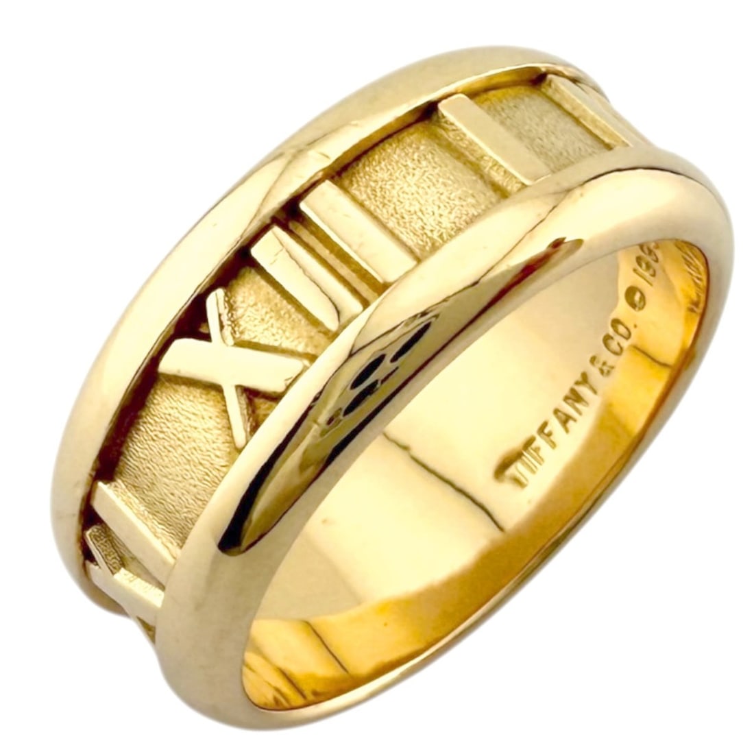 Pre-owned Tiffany Atlas Ring, 18k gold, women's, TIFFANY & Co.: --- Catalog ---Category: PackNumber in Pack: 1Category: SizeWidth: 6.5mm / 0.26''Weight: 7g / 0.24oz.JP Size: 9US Size: 5Category: DesignType: Band ringColor: YellowMetal: GoldGender: WomenMetal Purit