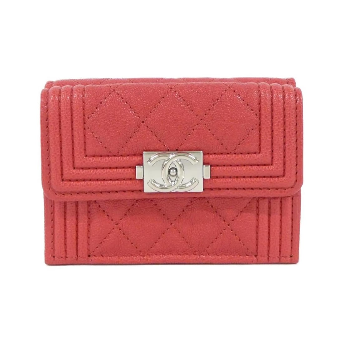 Chanel Boy Line 84432 Wallet: --- Catalog ---Category: SizeSize (HxWxD): 7cm x 10.5cm x 3cm / 2.75'' x 4.13'' x 1.18''Category: DesignType: Wallet (tri-fold)Color: Red colorGender: WomenMaterial: Grained Calfskin Category: General