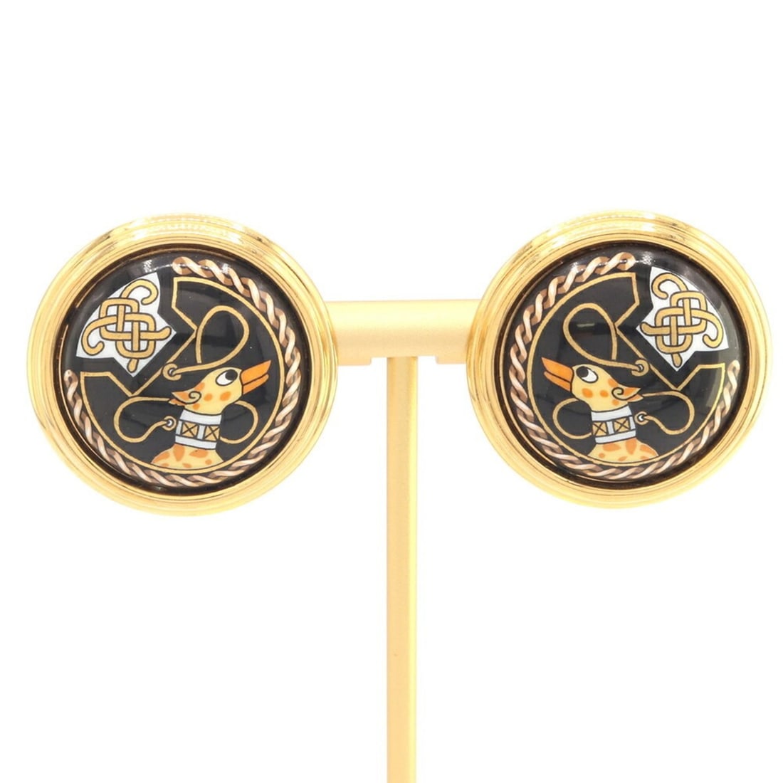 Hermes enamel earrings in gold and black metal with cloisonné, round for women.: --- Catalog ---Category: DesignType: Clip earringsColor: Black, GoldGender: WomenMaterial: Cloisonné/enamel, MetalCategory: GeneralBrand: Hermes--- Item List ---Section: ConditionRanking: Rank AB Use