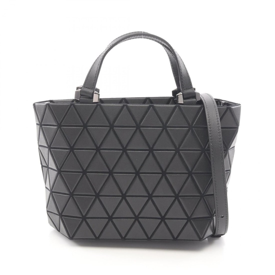 BAO ISSEYMIYAKE Crystal Matte Leather Handbag, Women's, Black, BB13AG313BB18AG313: --- Catalog ---Category: SizeSize (HxWxD): 16cm x 22cm x 11cm / 6.29'' x 8.66'' x 4.33''Category: DesignType: HandbagColor: BlackGender: WomenMaterial: Leather Category: GeneralMPN: BB13AG313BB18AG313